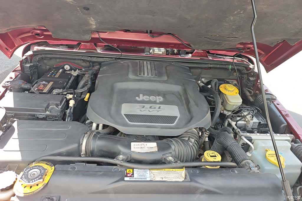 Jeep Wrangler, 2012 10