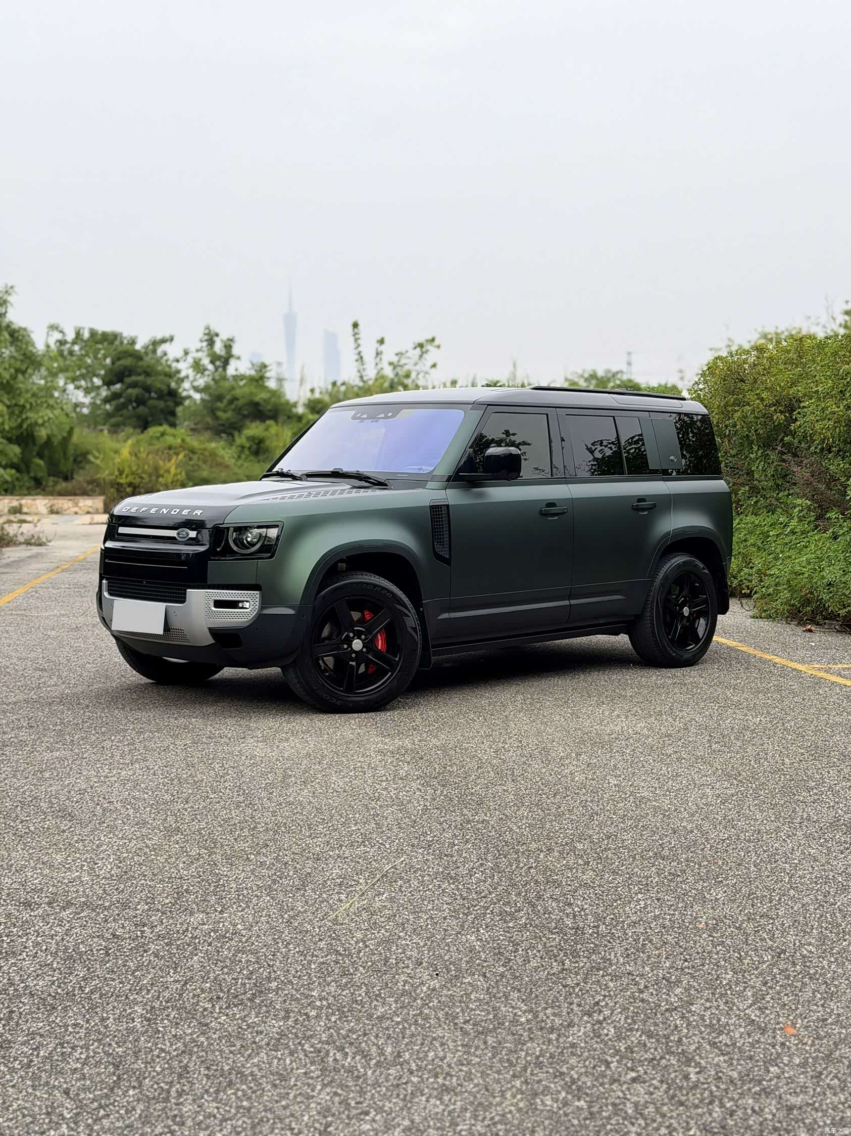 Land Rover Defender, 2020 1