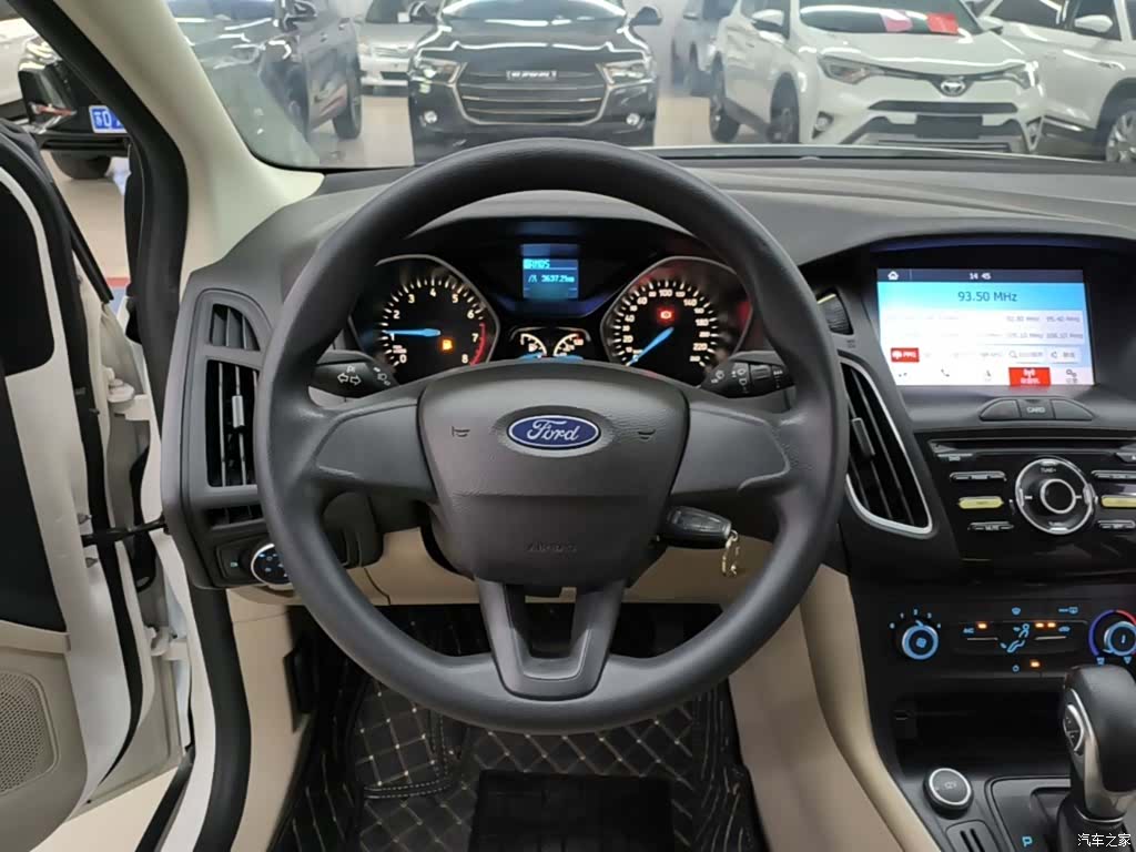 Ford Focus, 2018 11