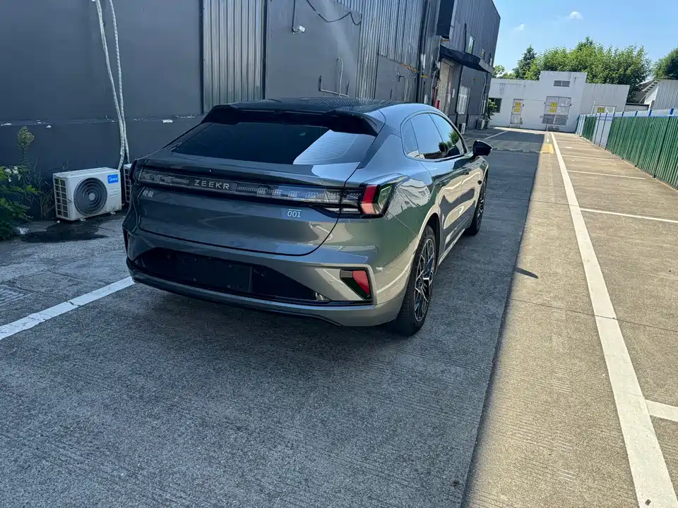 Zeekr 001