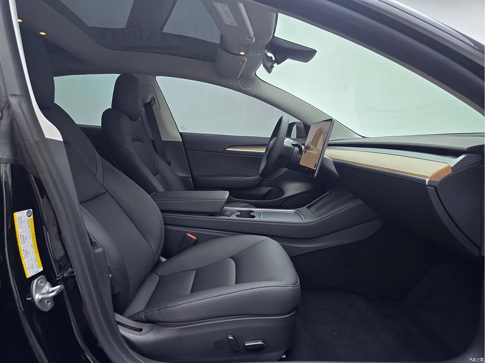 Tesla Model 3, 2021 11