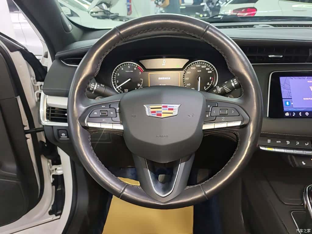 Cadillac XT4, 2021 11