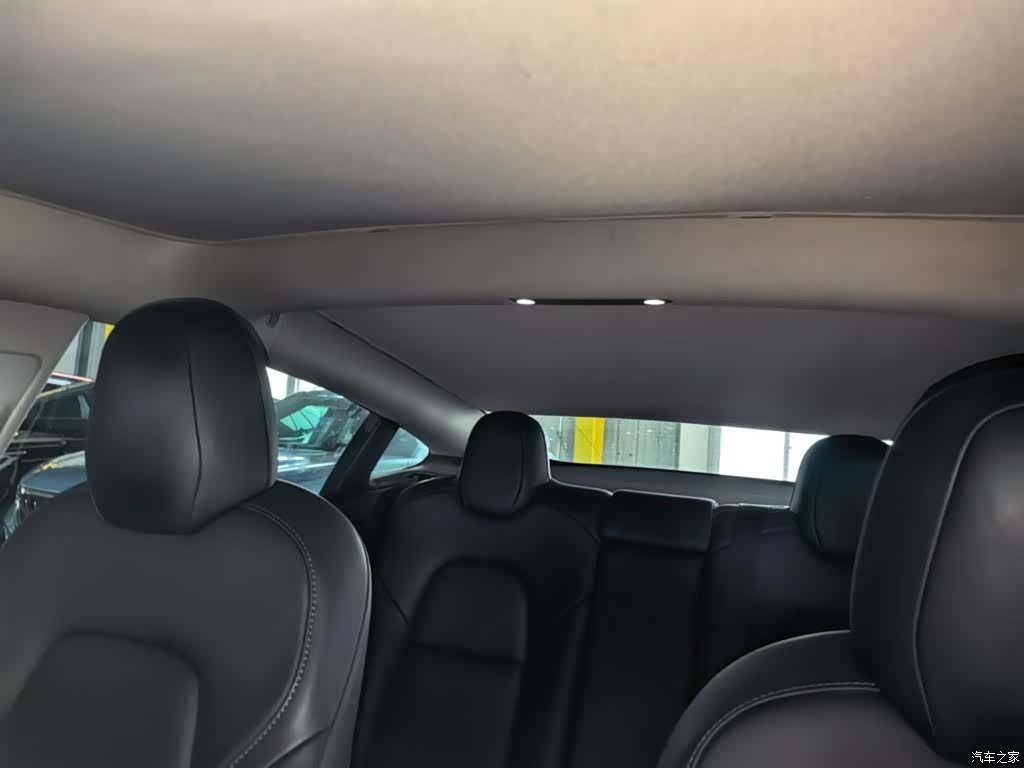 Tesla Model 3, 2022 18