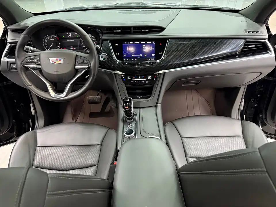 Cadillac XT6