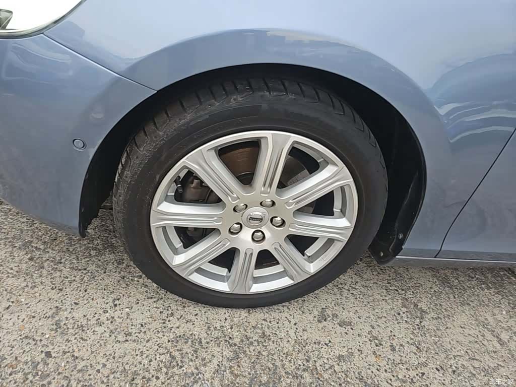 Volvo V40, 2018 23