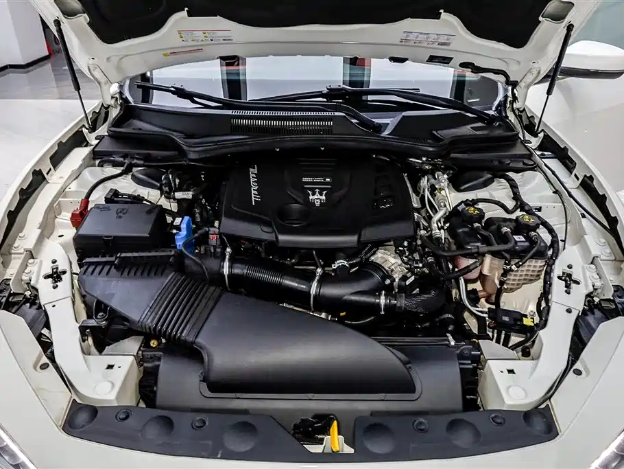 Maserati Ghibli Maserati Ghibli