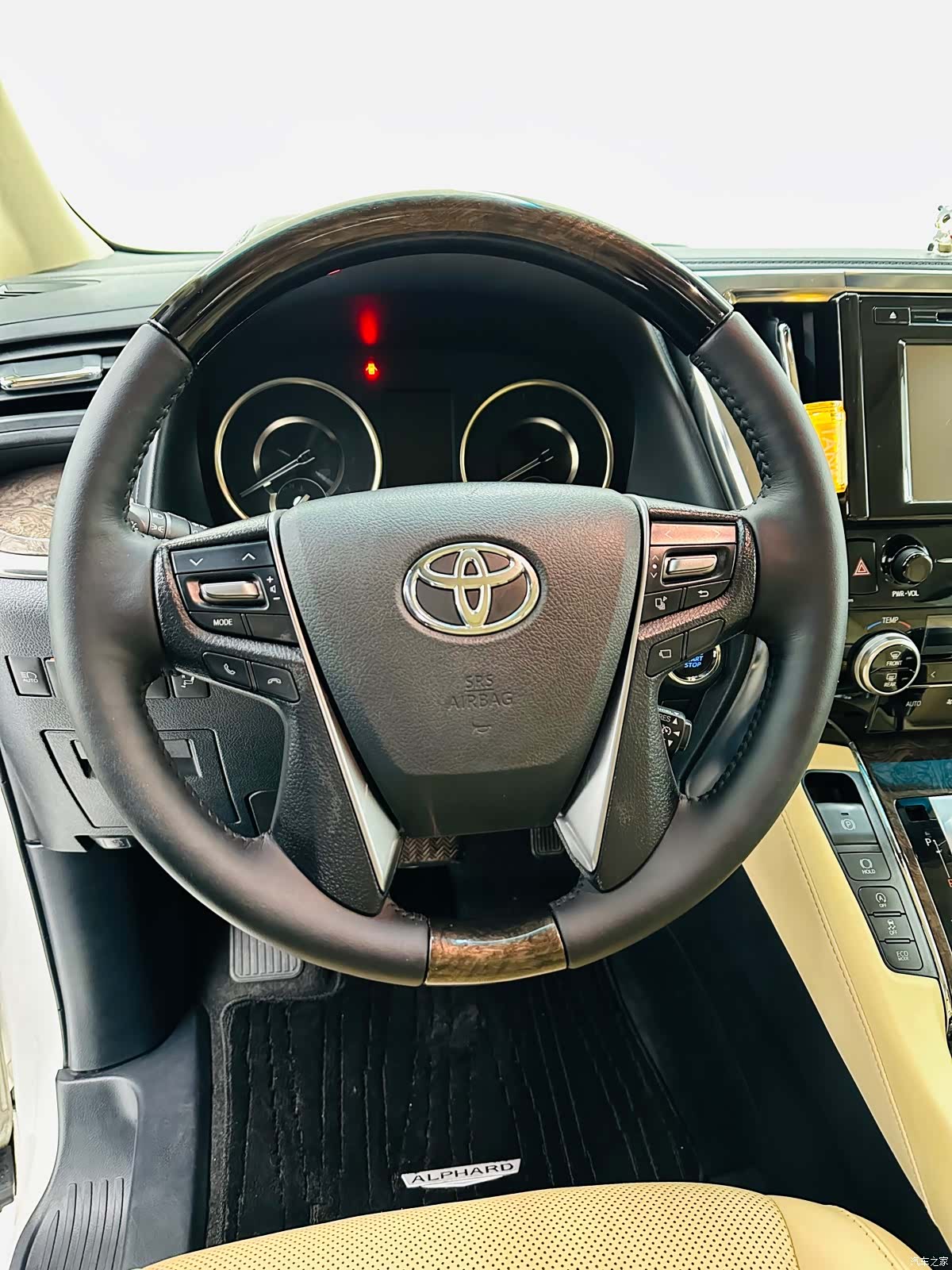 Toyota Alphard, 2018 14
