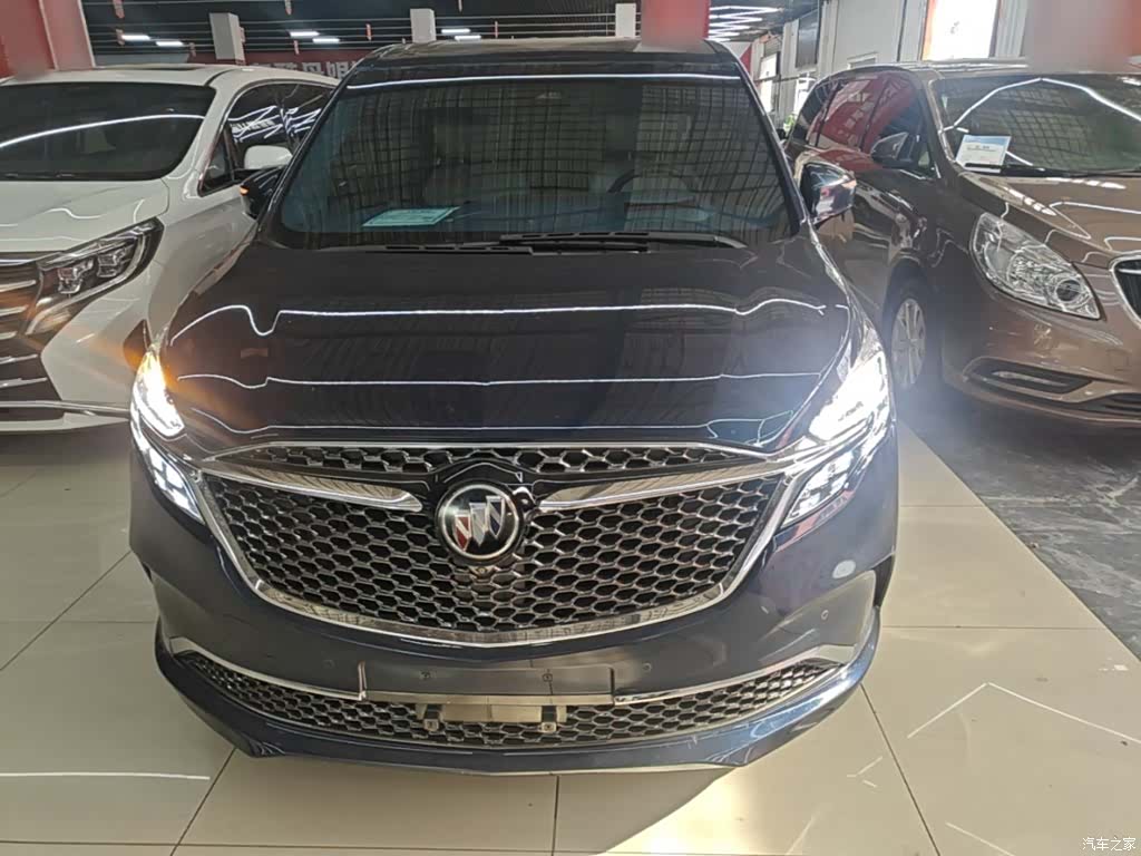 Buick GL8, 2021 3