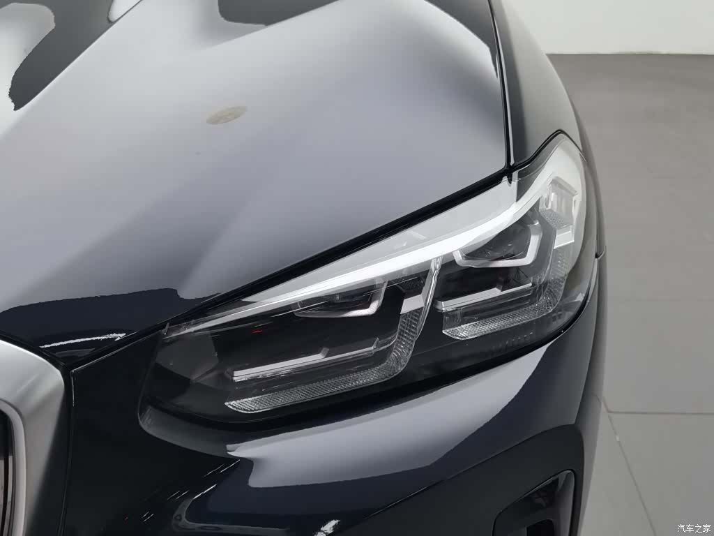 BMW iX3, 2024 7