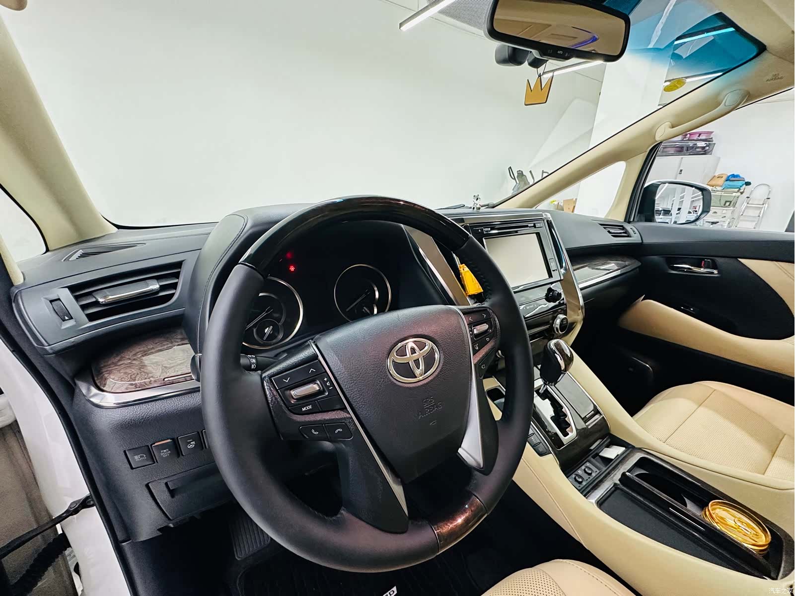 Toyota Alphard, 2018 13