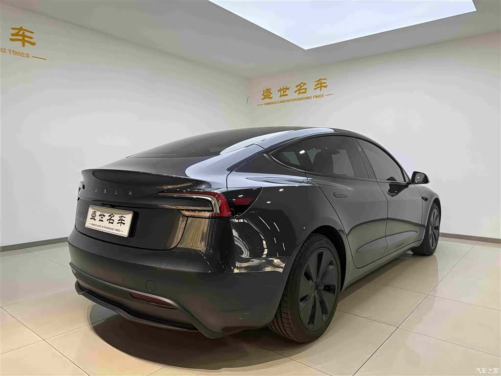 Tesla Model 3, 2025 17