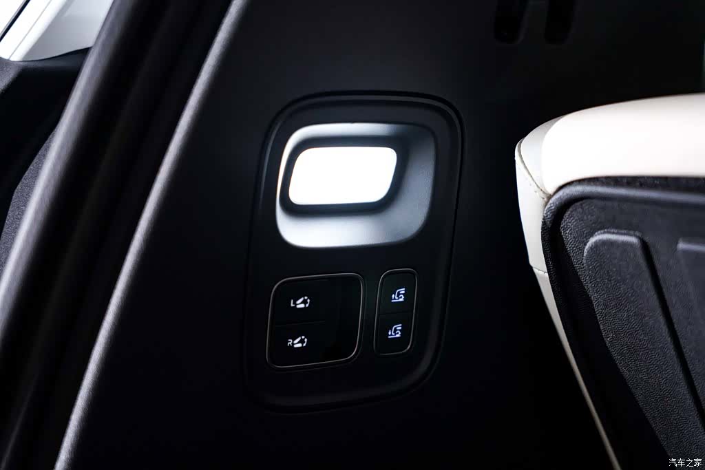 Li Auto i8, 2025 34