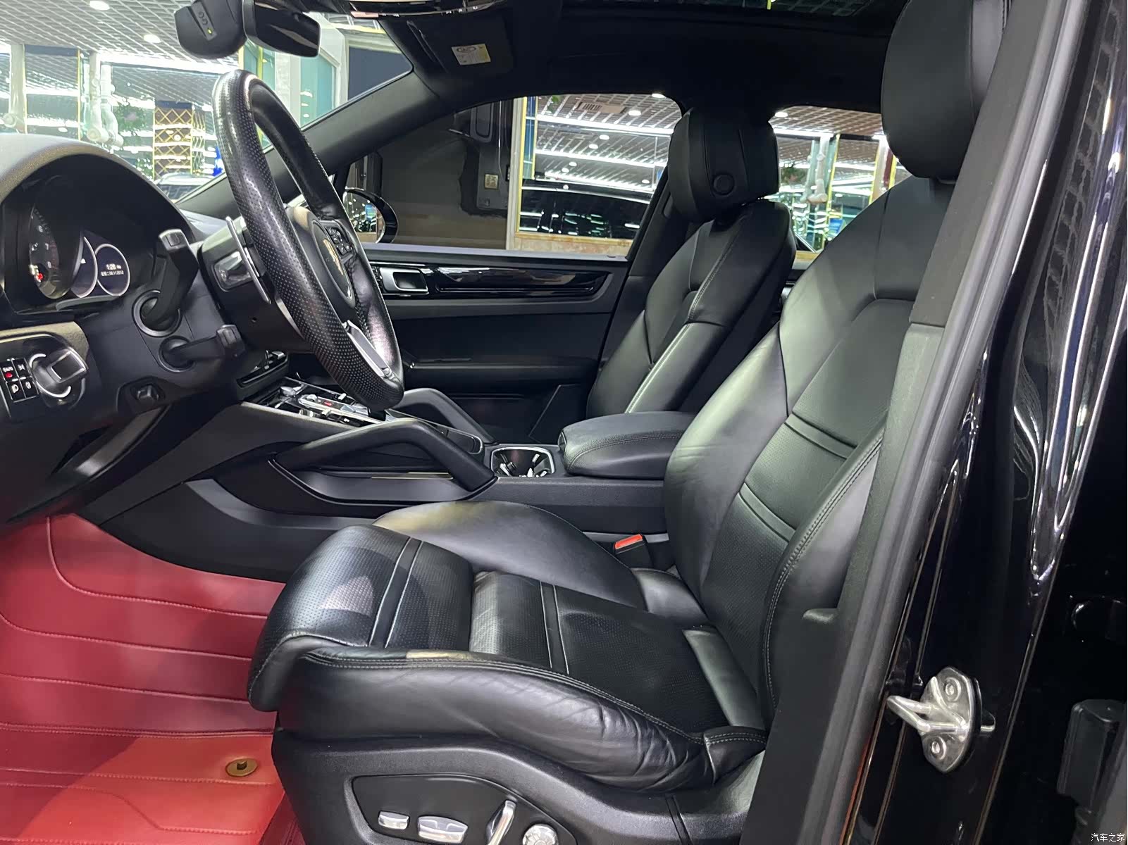 Porsche Cayenne, 2019 все фото