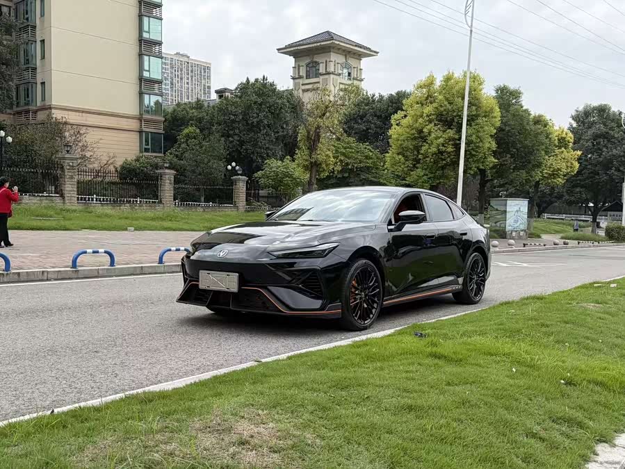 Changan UNI-V 2025, фото 1