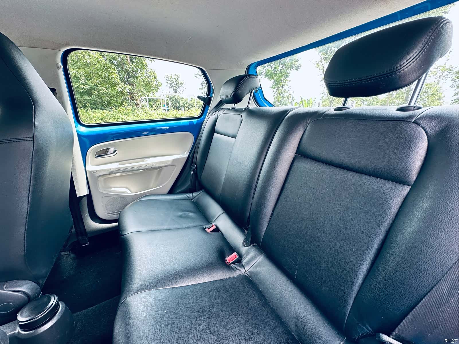 Volkswagen up, 2015 12