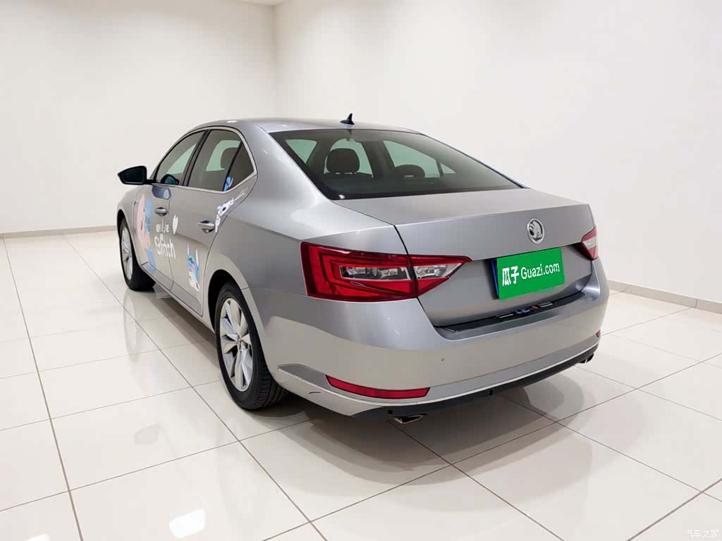 Skoda Superb, 2017 4
