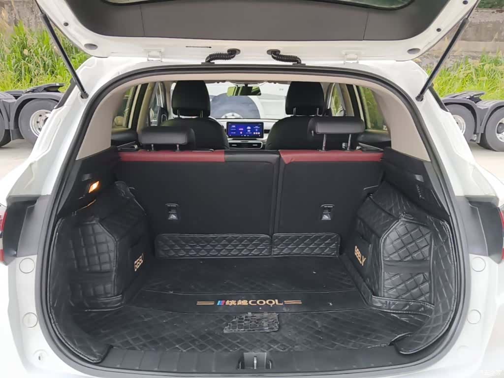 Geely Coolray, 2023 19
