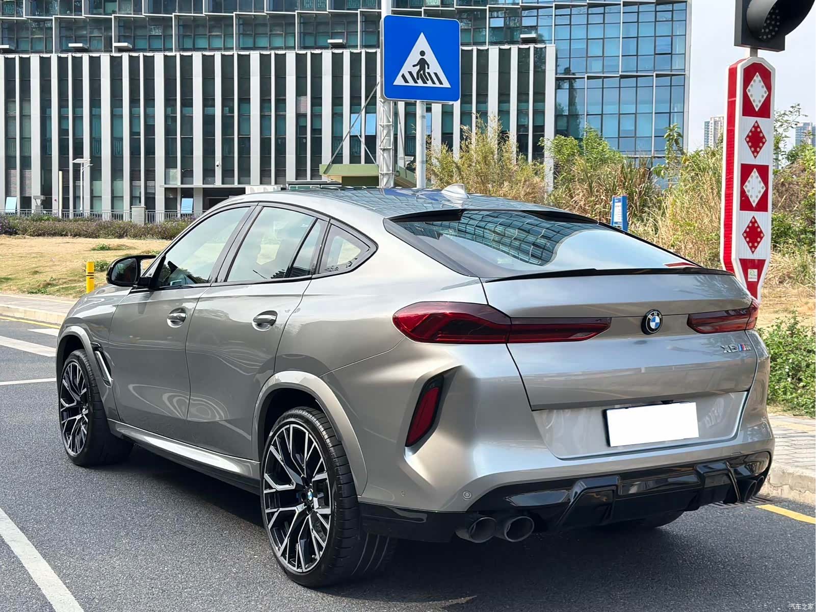 BMW X6, 2023 10