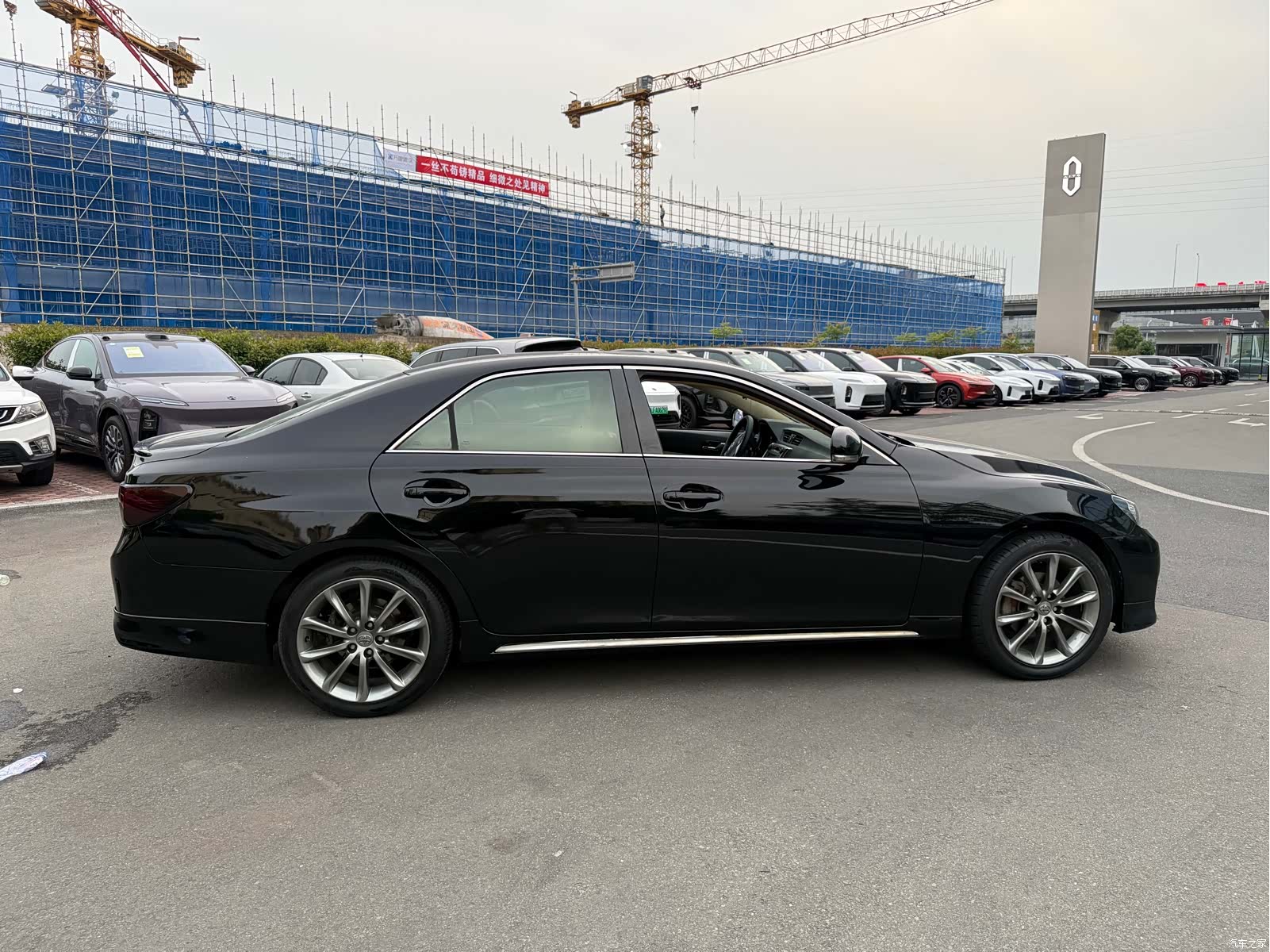 Toyota 2.5V, 2013 9