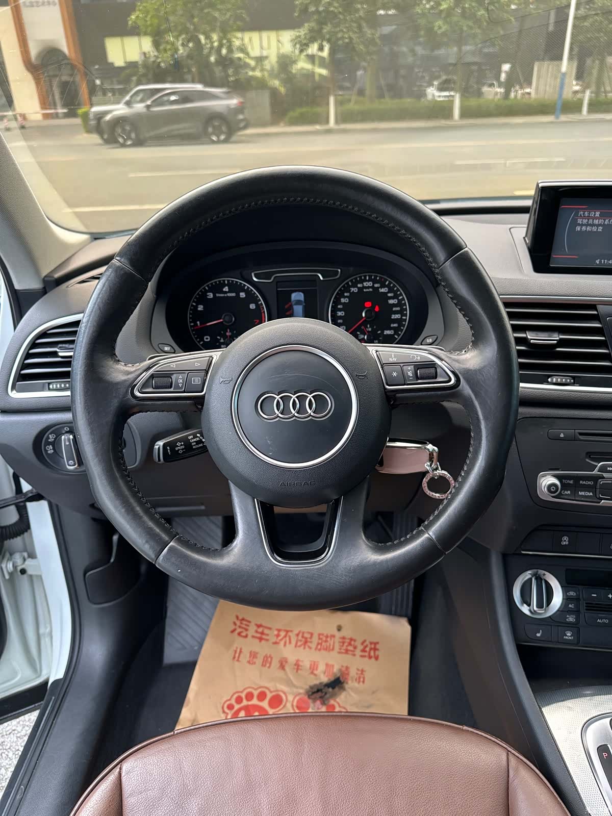 Audi Q3, 2014 11
