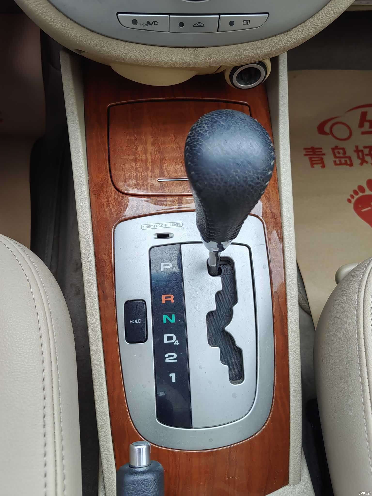 Buick 1.6LX-AT, 2012 10