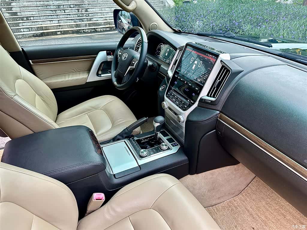 Toyota Land Cruiser, 2012 11