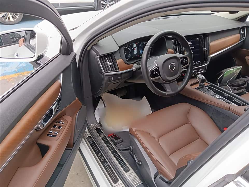 Volvo S90