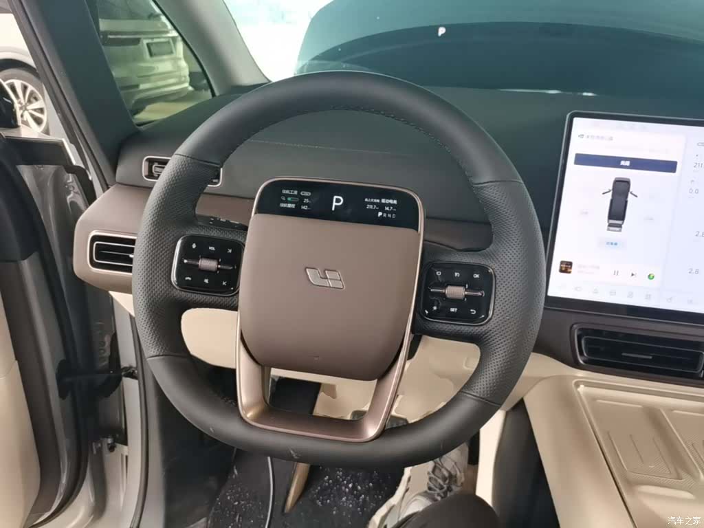 Li Auto MEGA, 2024 3