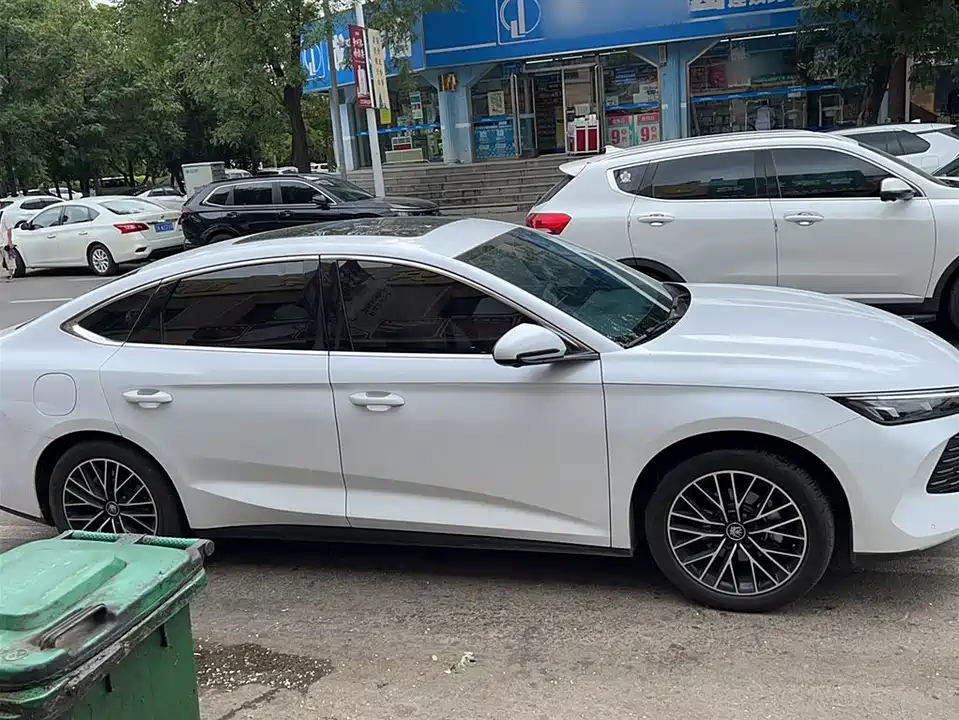 BYD Qin L BYD Qin L