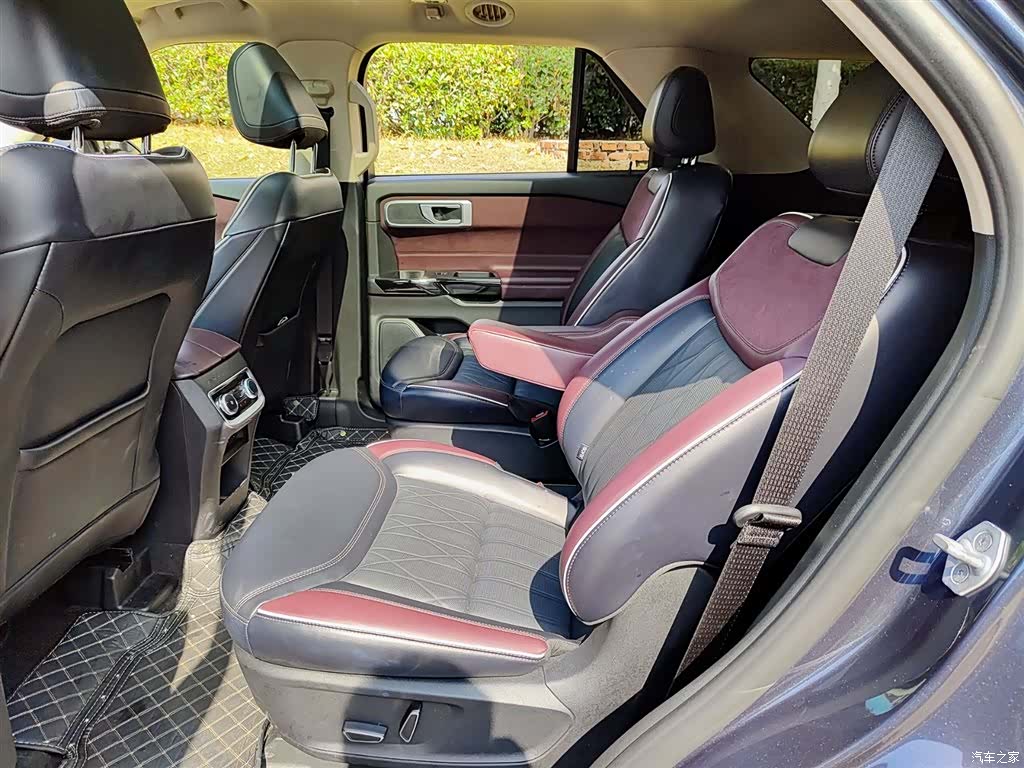 Ford Explorer, 2023 8