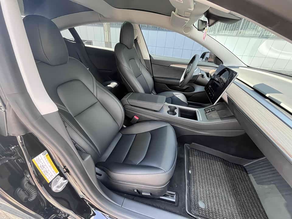 Tesla Model 3 Tesla Model 3