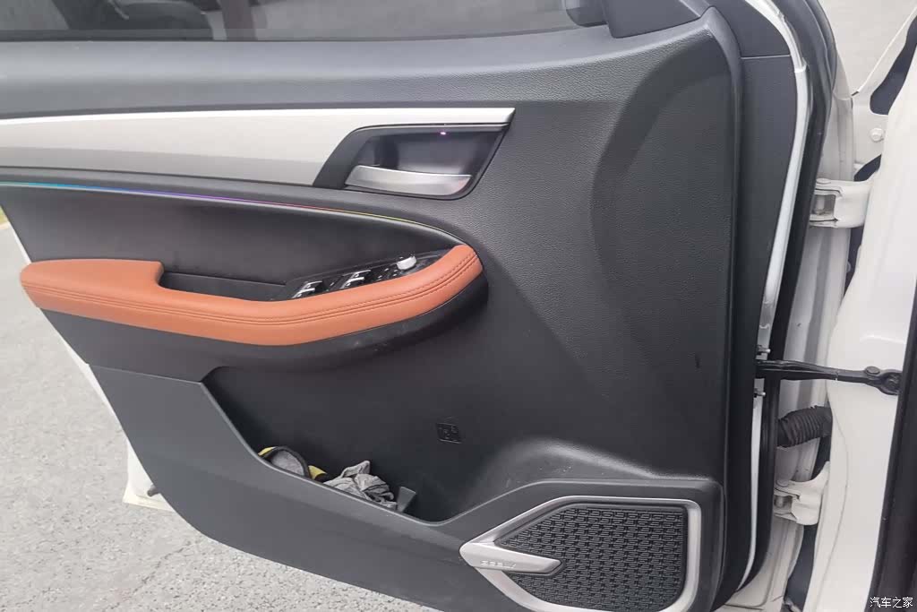 Geely X6, 2020 7