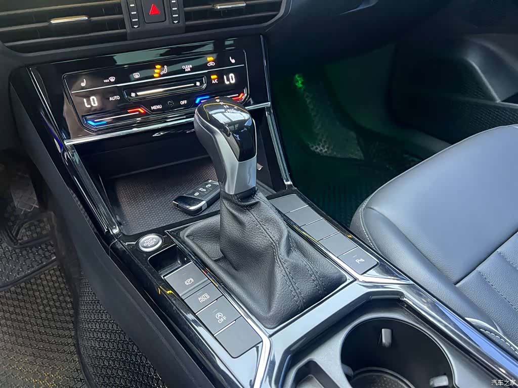 Volkswagen Passat, 2023 20