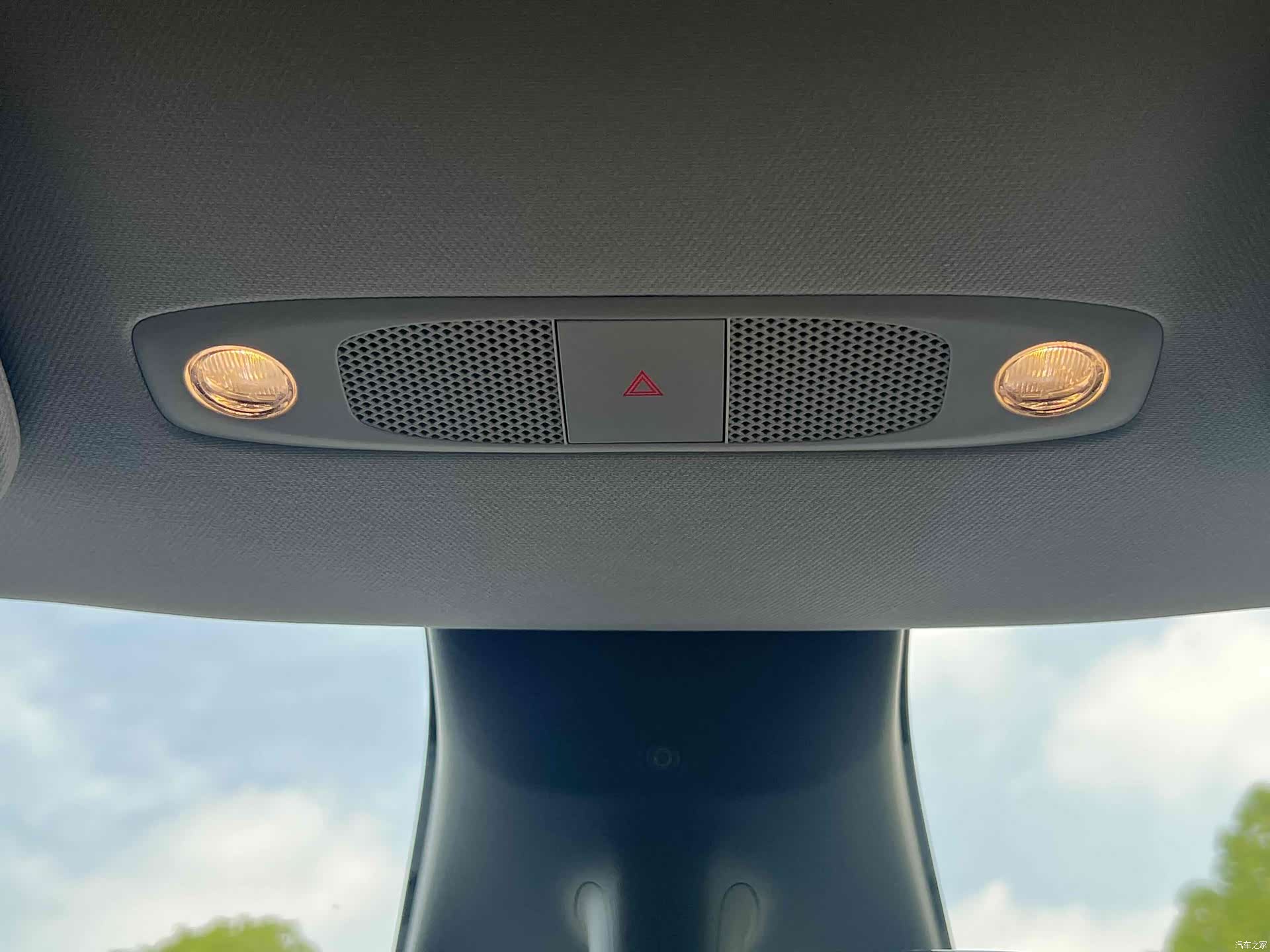 Tesla Model Y, 2023 13