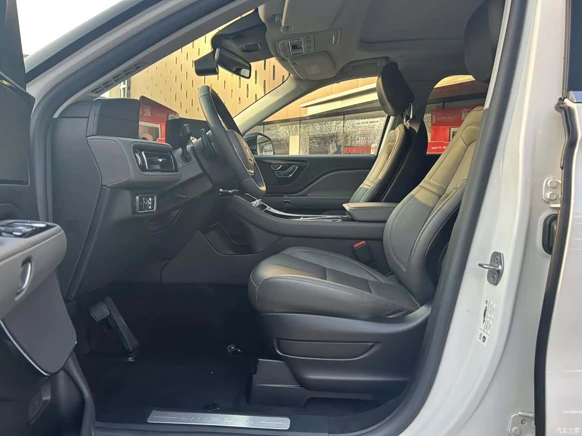 Lincoln Aviator, 2025 6
