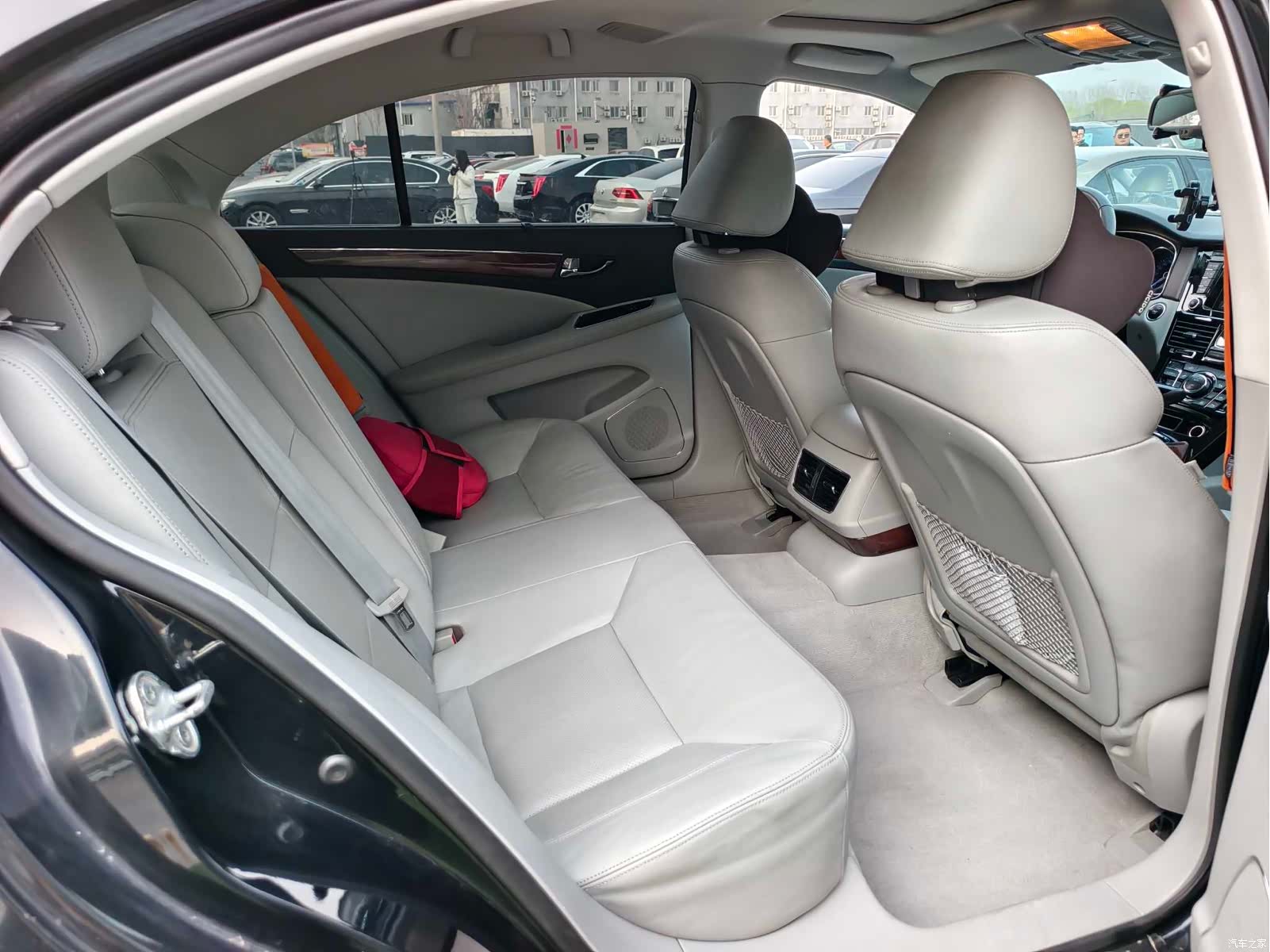 Hongqi H7, 2013 15