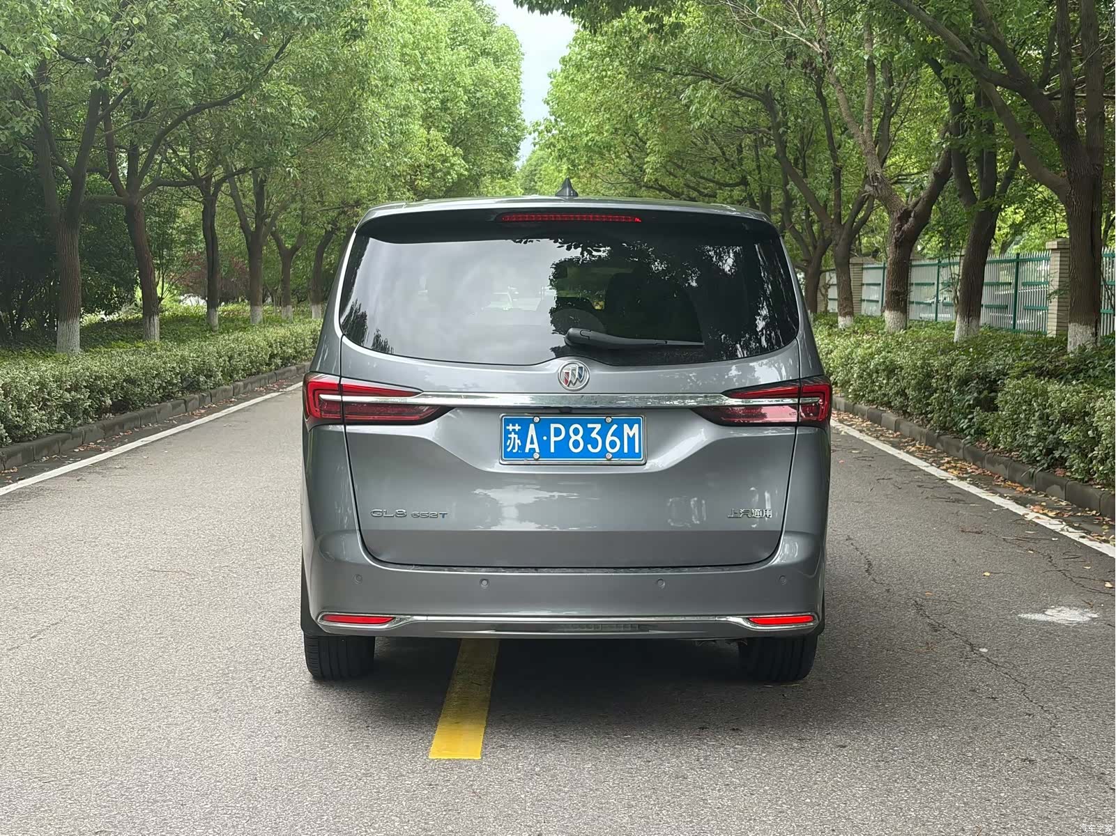 Buick GL8, 2022 3
