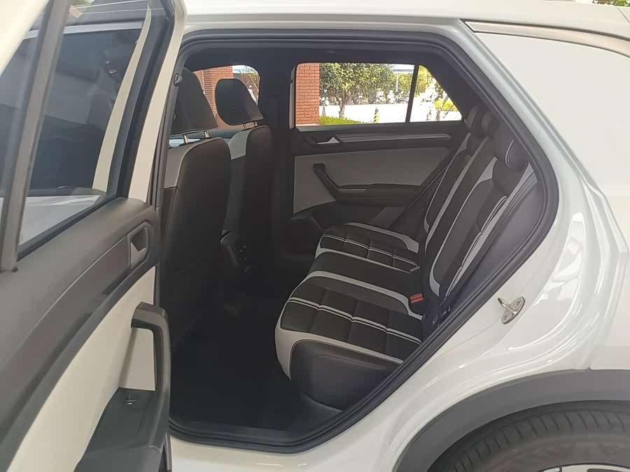 Volkswagen T-ROC 2025, фото 11