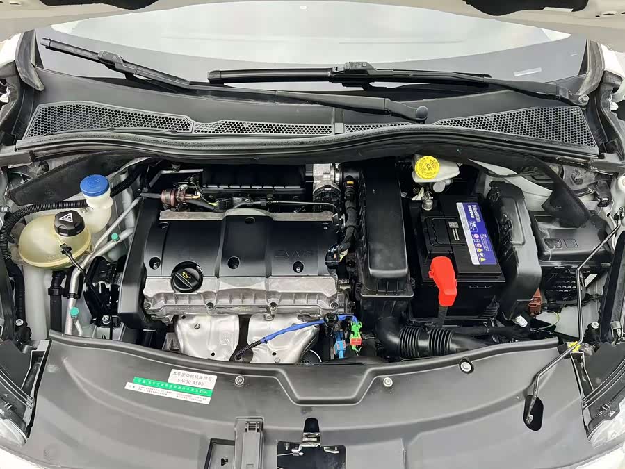 Peugeot 2008 2014, фото 18