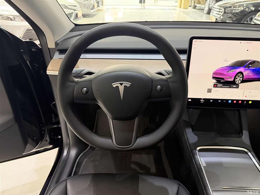 Tesla Model Y, 2023 15
