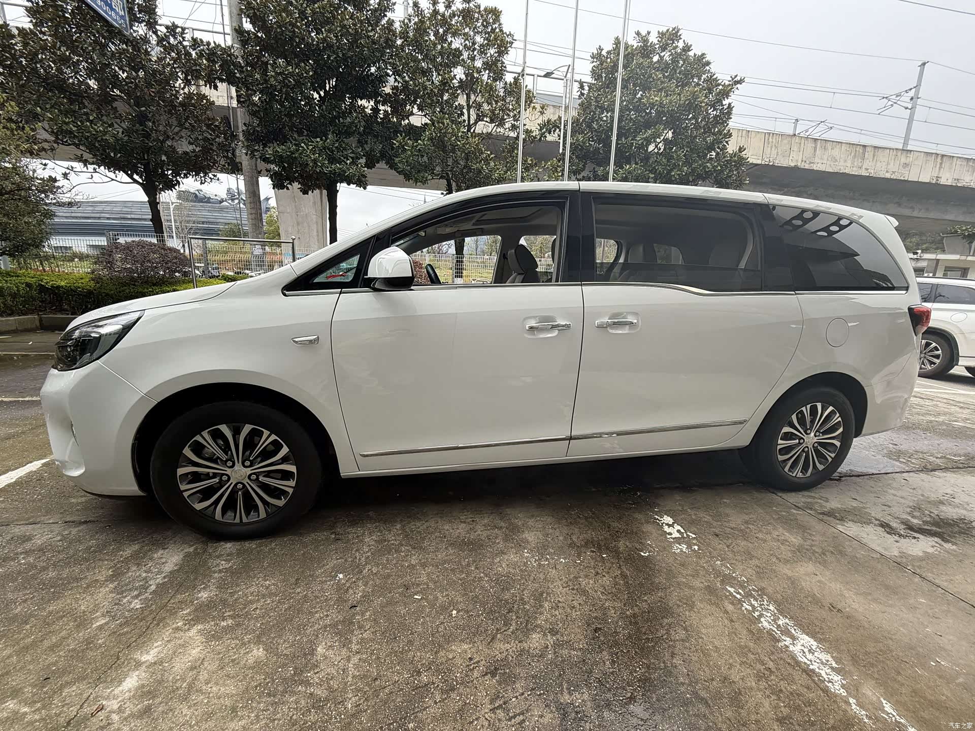 Buick GL8, 2021 все фото
