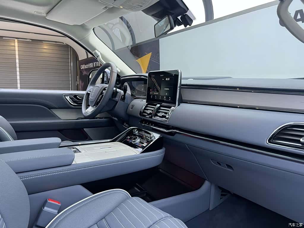 Lincoln Navigator, 2019 13