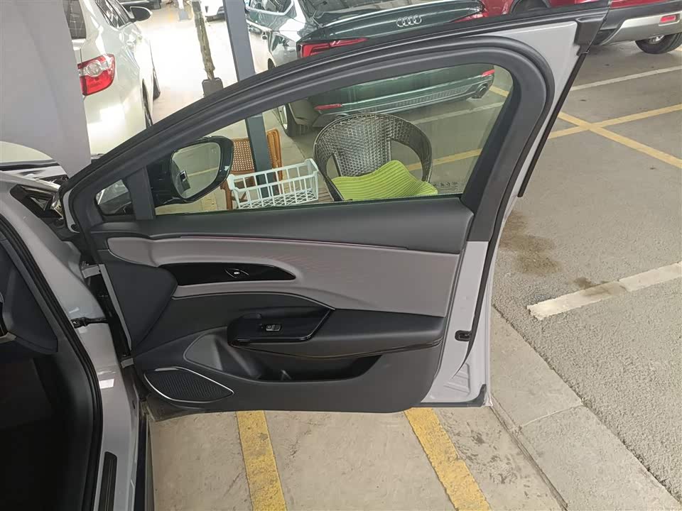 Hongqi EH7 Hongqi EH7