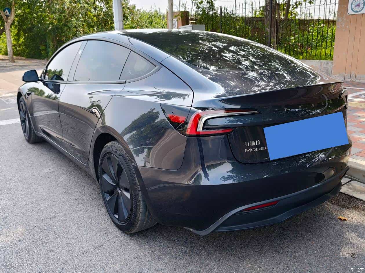Tesla Model 3, 2025 7