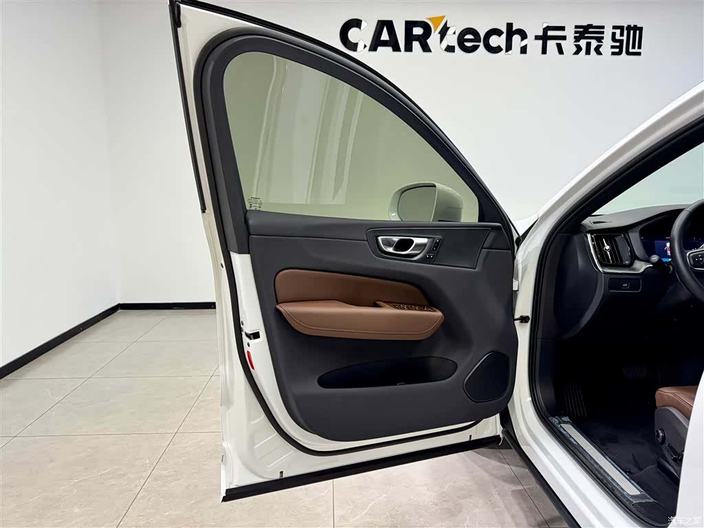 Volvo XC60, 2025 17