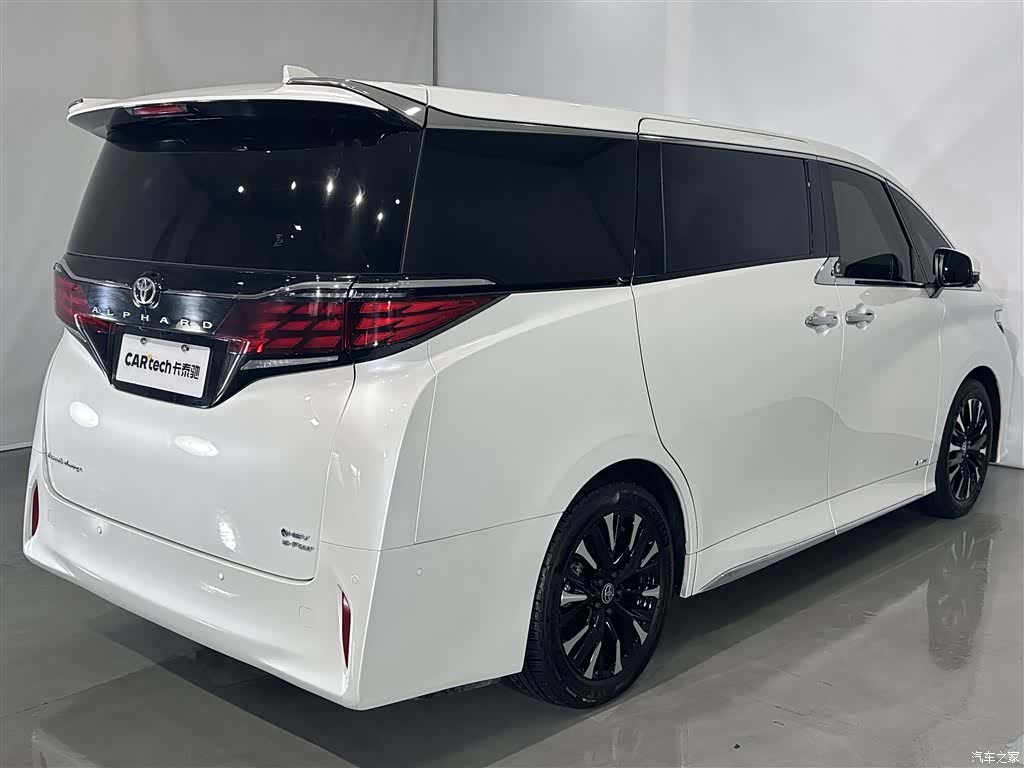 Toyota Alphard, 2024 22