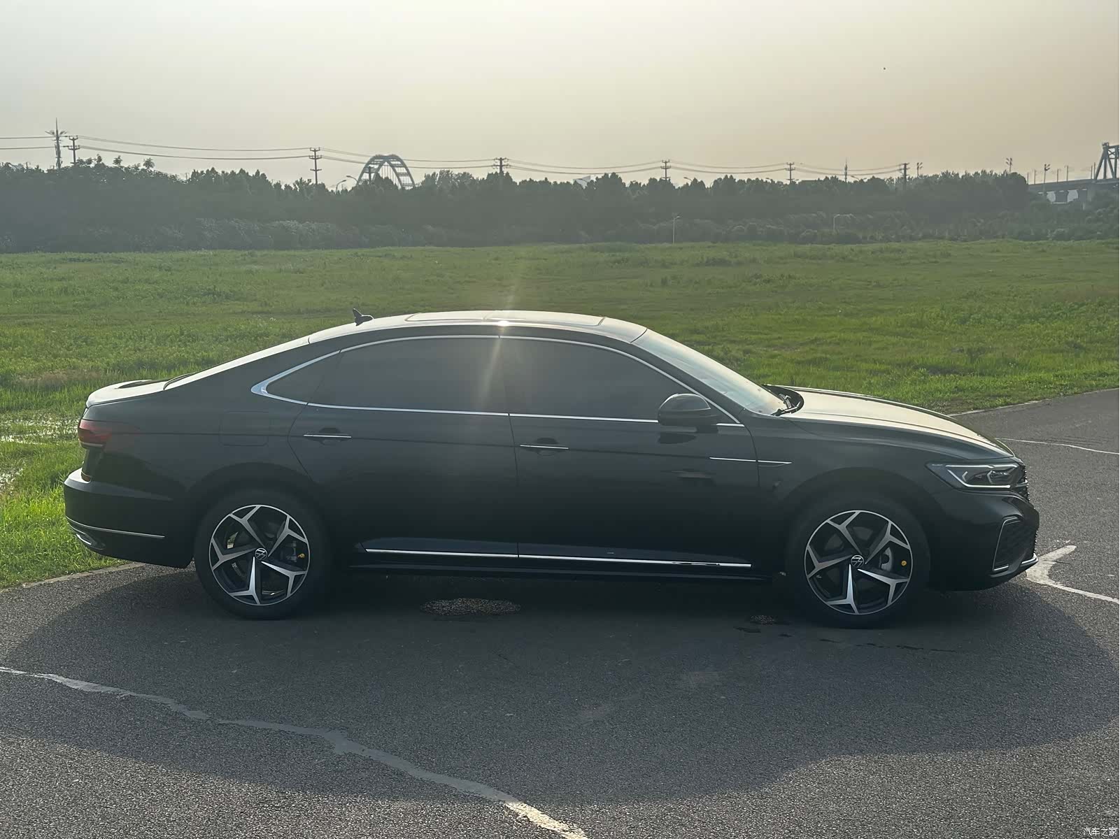 Volkswagen Passat, 2023 15