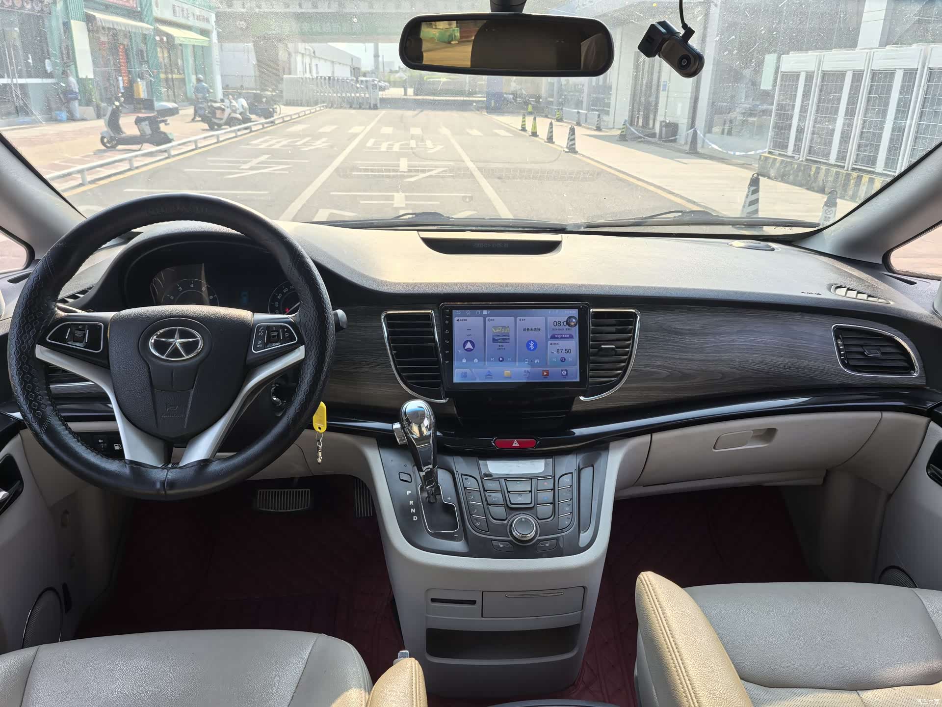 JAC M5, 2016 8