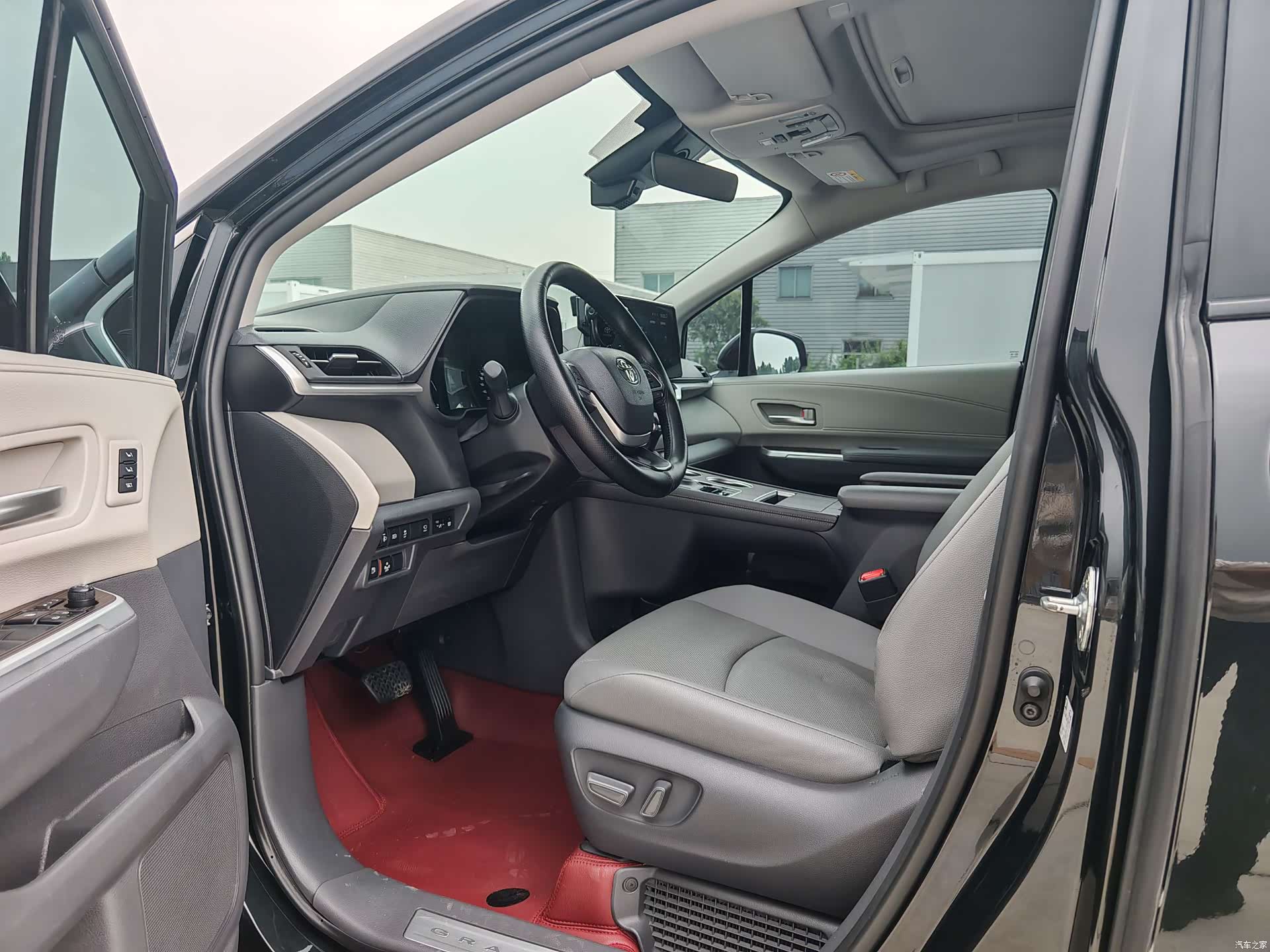 Toyota Granvia, 2024 10