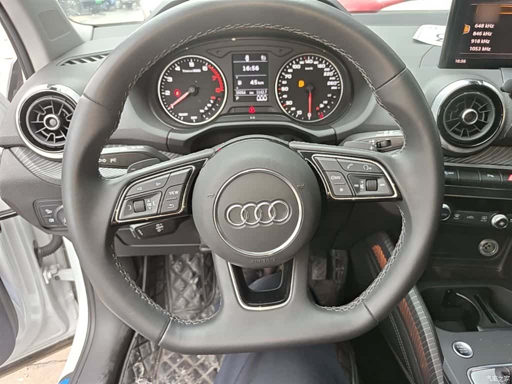 Audi Q2L, 2023 7